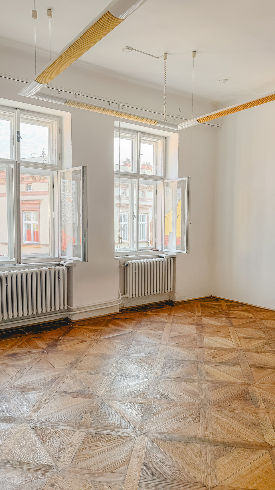 Světlý kancelářský prostor v budově Mlýnská 4 v Olomouci